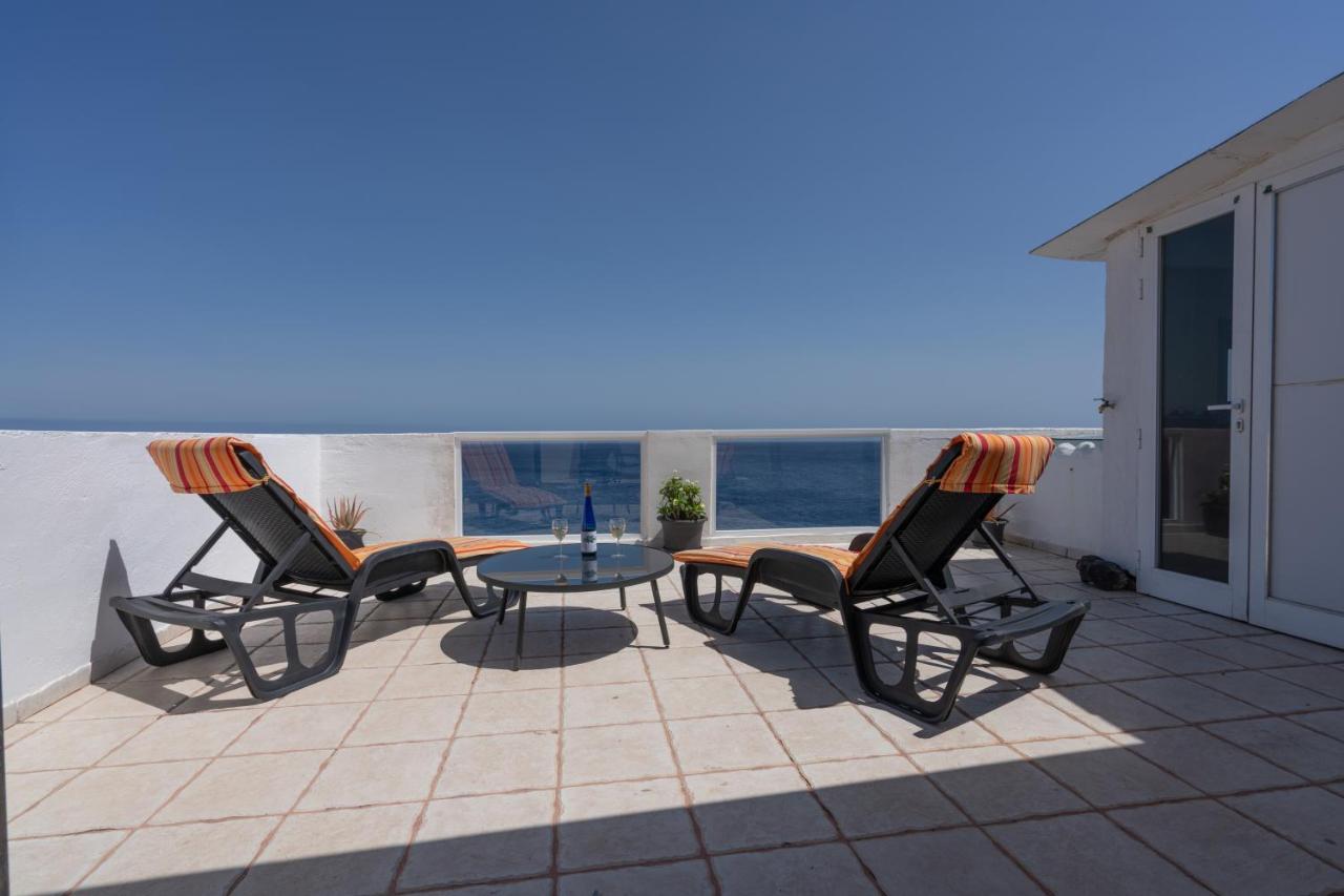 Spacious House With Huge Terrace Facing The Sea Holiday home *